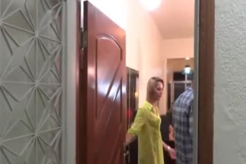blond tranny Bonekinha bonks Her Plumber