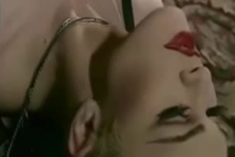 slutty beauty With Her Girlfriend Transvestite