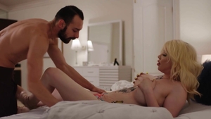 Trans Sensual - Slim Gracie Jane fantasy handjob in the bed