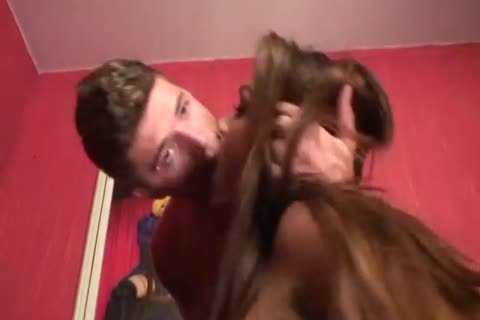 Babeback receives screwed By large 10-Pounder tranny