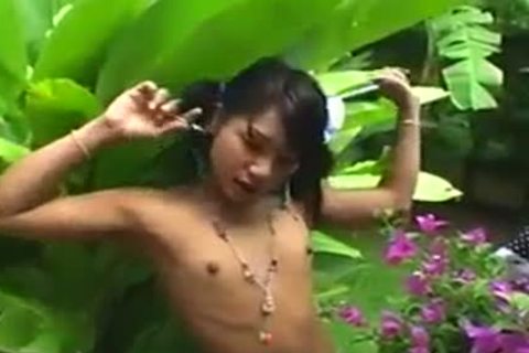 teen Ladyboy outdoors -jerk off &sperm